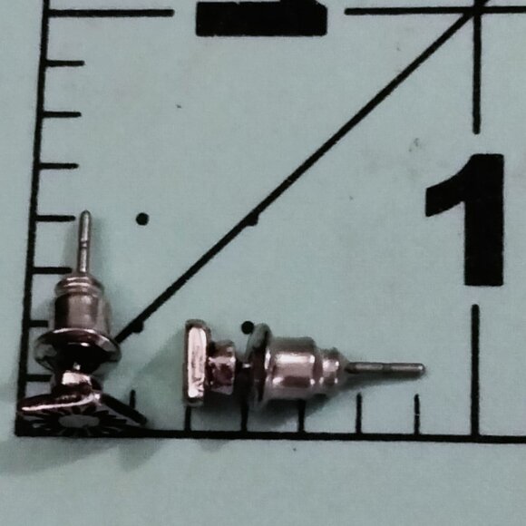 Diamond  Shape Silver Stud Earrings Sunburst Design - Picture 2 of 4